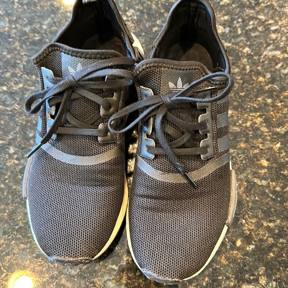 Men’s Adidas shoes, size 7